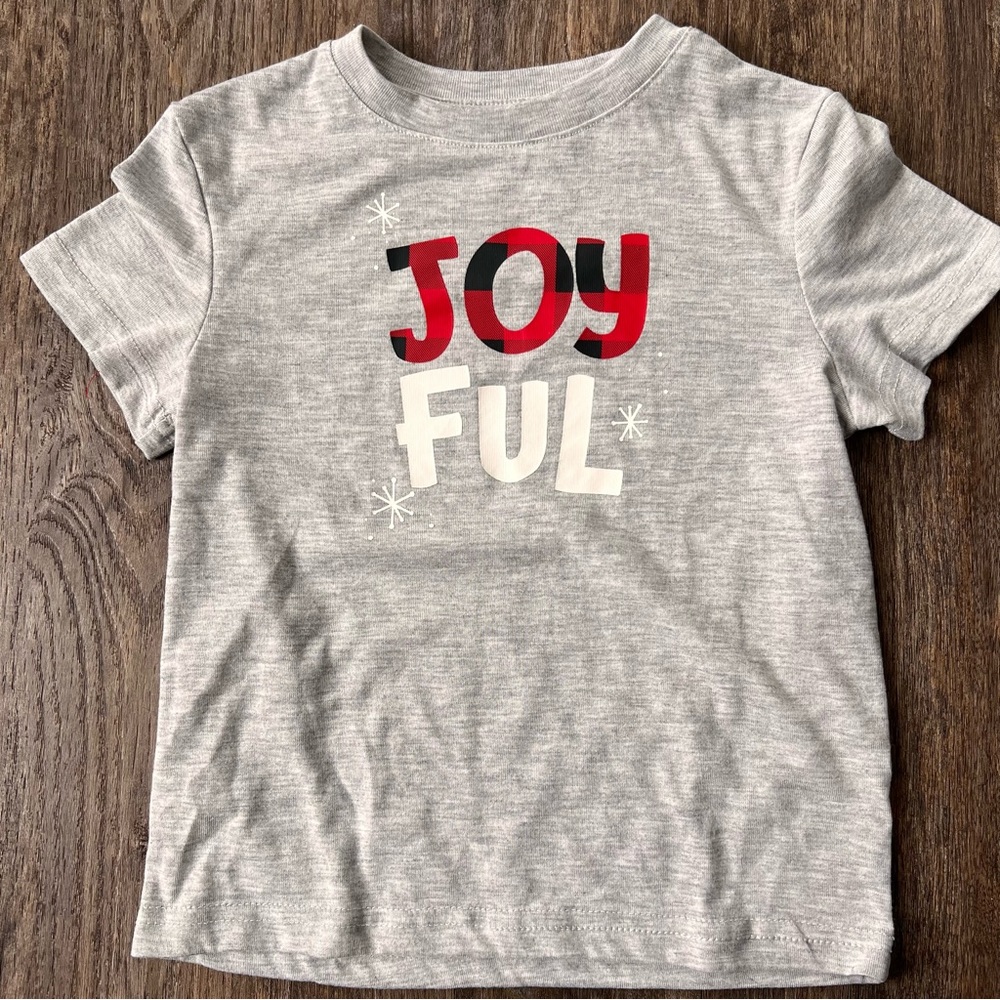 Wondershop Holiday 2022 Grey Red & White Joyful Short Sleeve Pajama Top Kids 4T - Picture 1 of 4